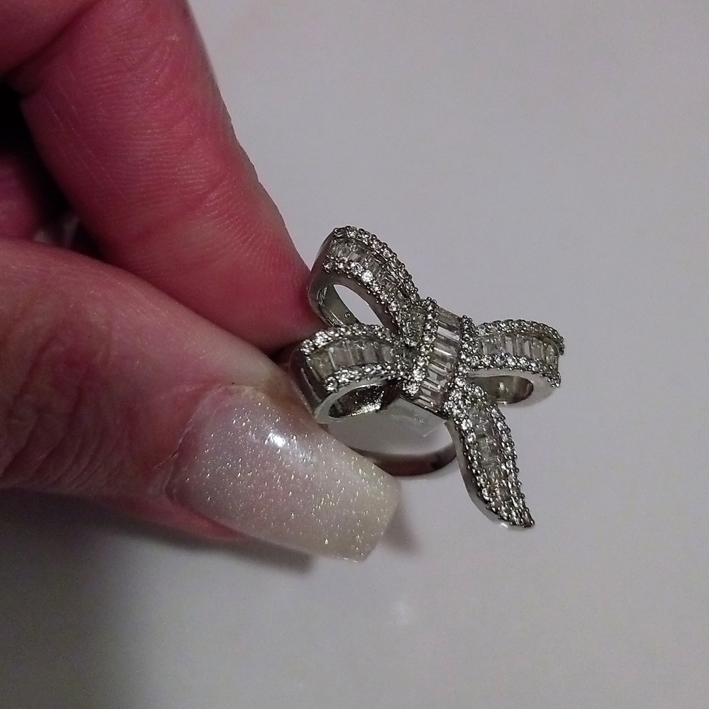 Elegant CZ Silver Bow Ring Sz.7 - Picture 4 of 4